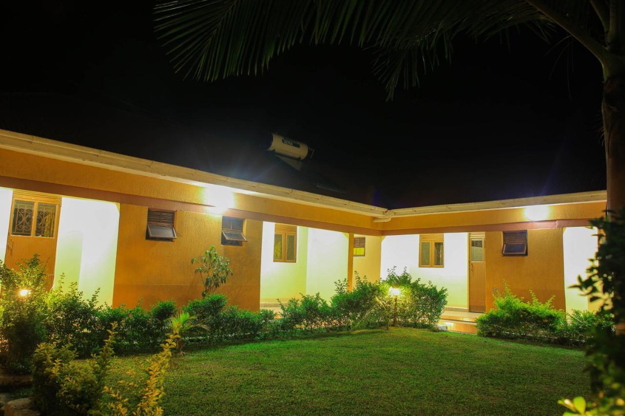 Fort Portal Palm Star Motel מראה חיצוני תמונה
