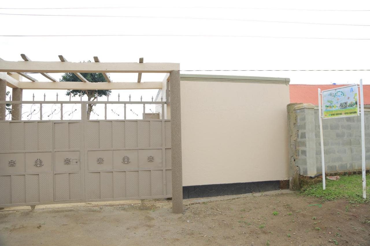 Fort Portal Palm Star Motel מראה חיצוני תמונה