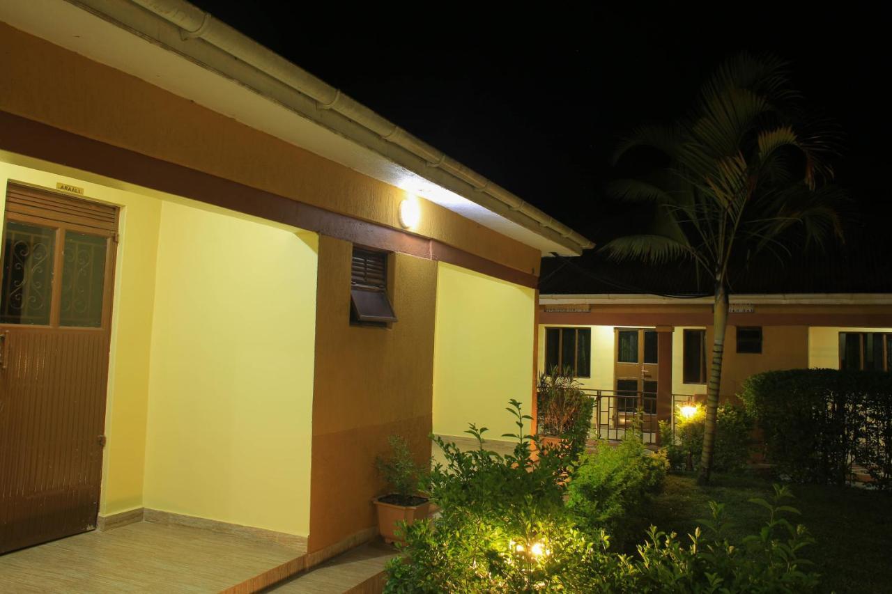 Fort Portal Palm Star Motel מראה חיצוני תמונה