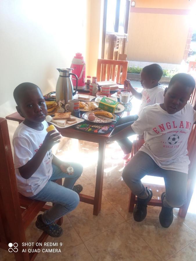 Fort Portal Palm Star Motel מראה חיצוני תמונה